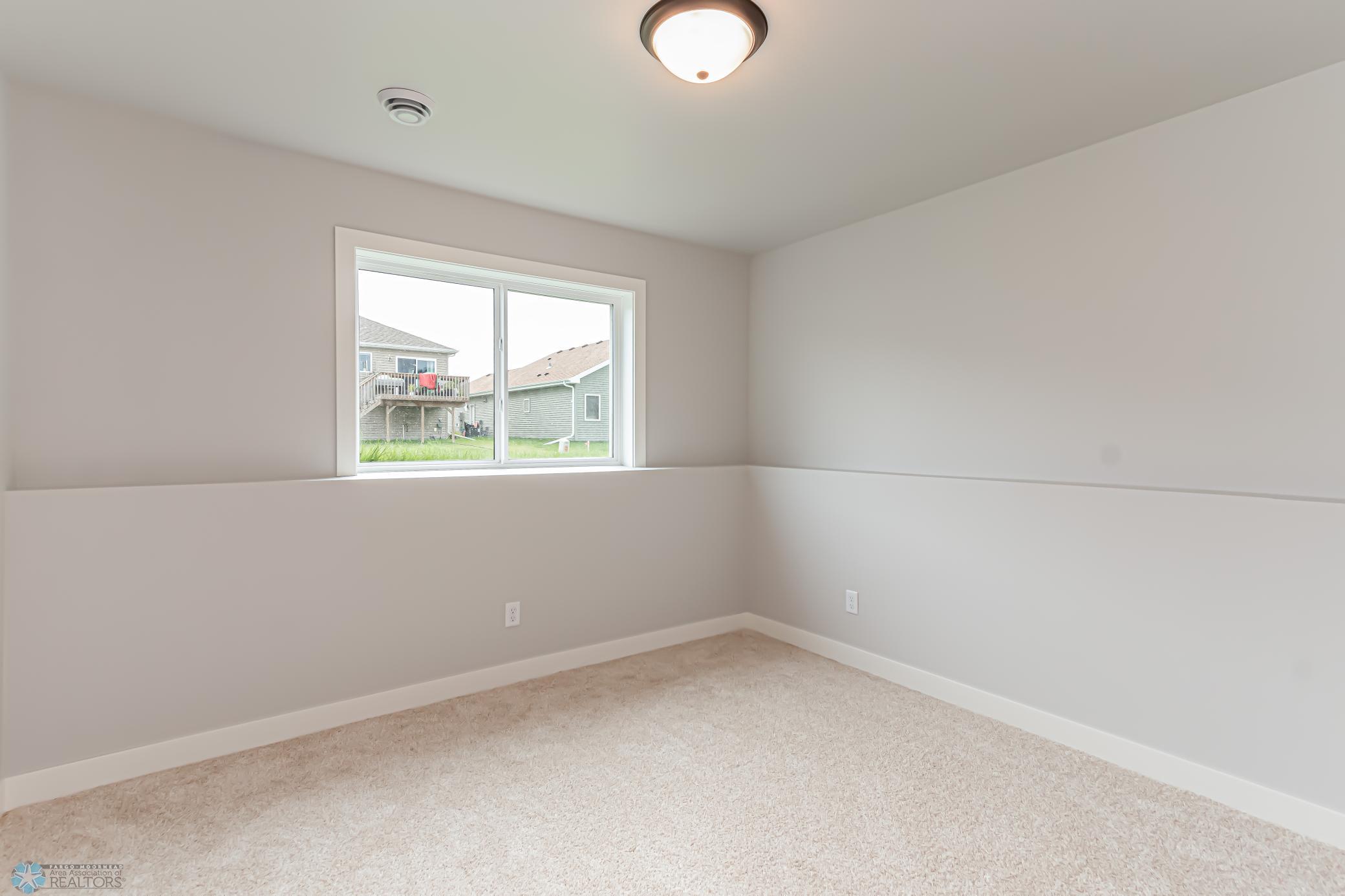 7464 20th St S, Fargo, ND 58104-23.jpg