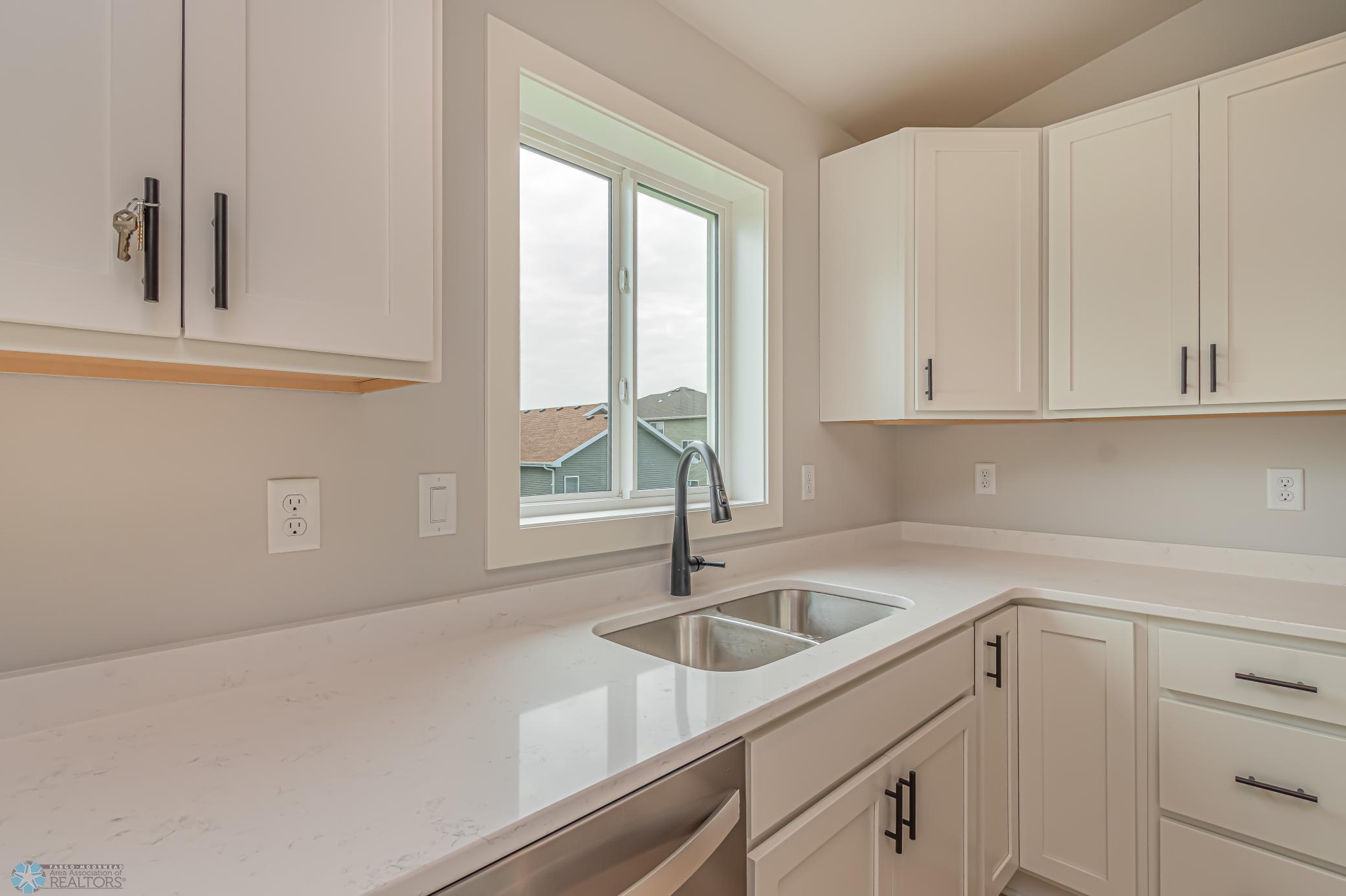 7464 20th St S, Fargo, ND 58104-6.jpg