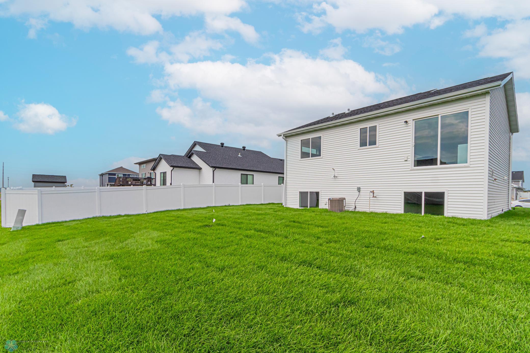 7464 20th St S, Fargo, ND 58104-30.jpg