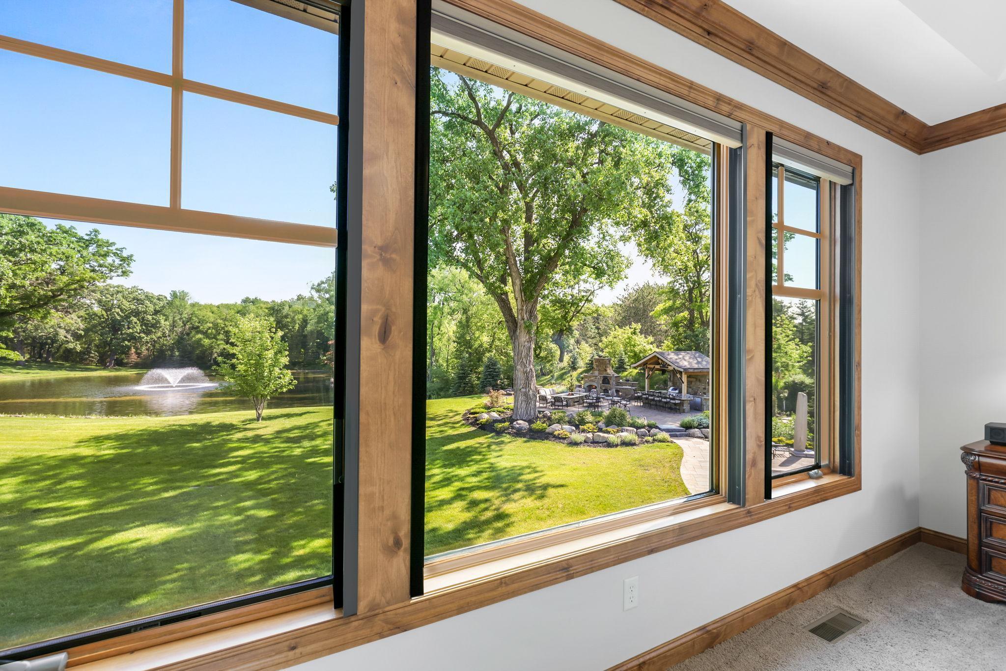 Wake up, open up your automatic Hunter-Douglas black-out shades and enjoy this wonderful morning view!