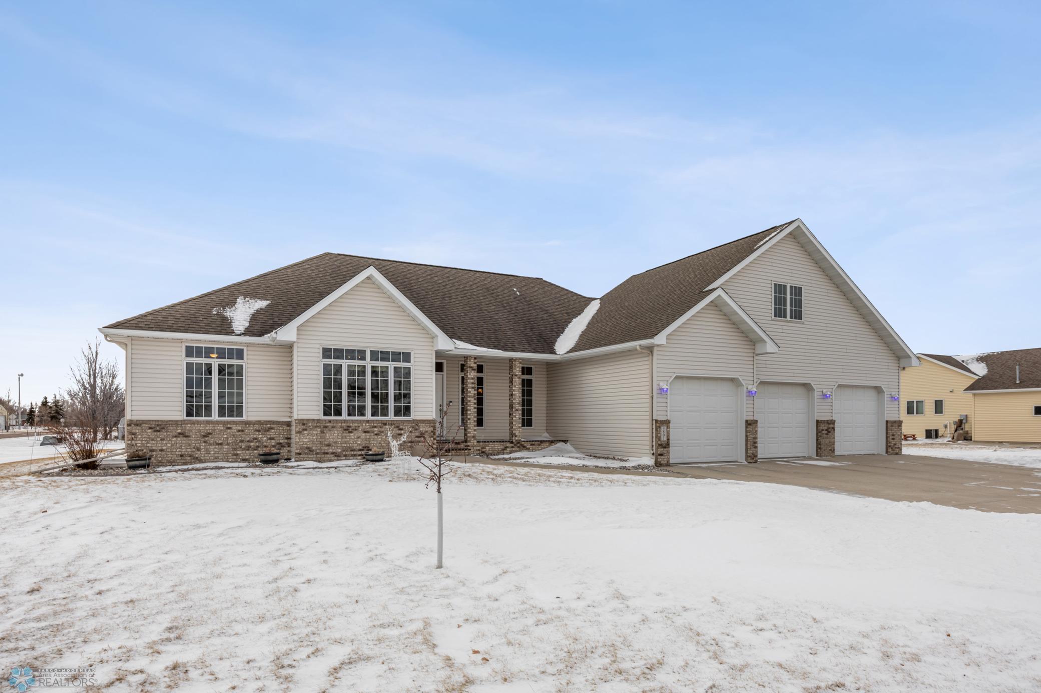 4801 36th Avenue N, Reiles Acres, ND 58102