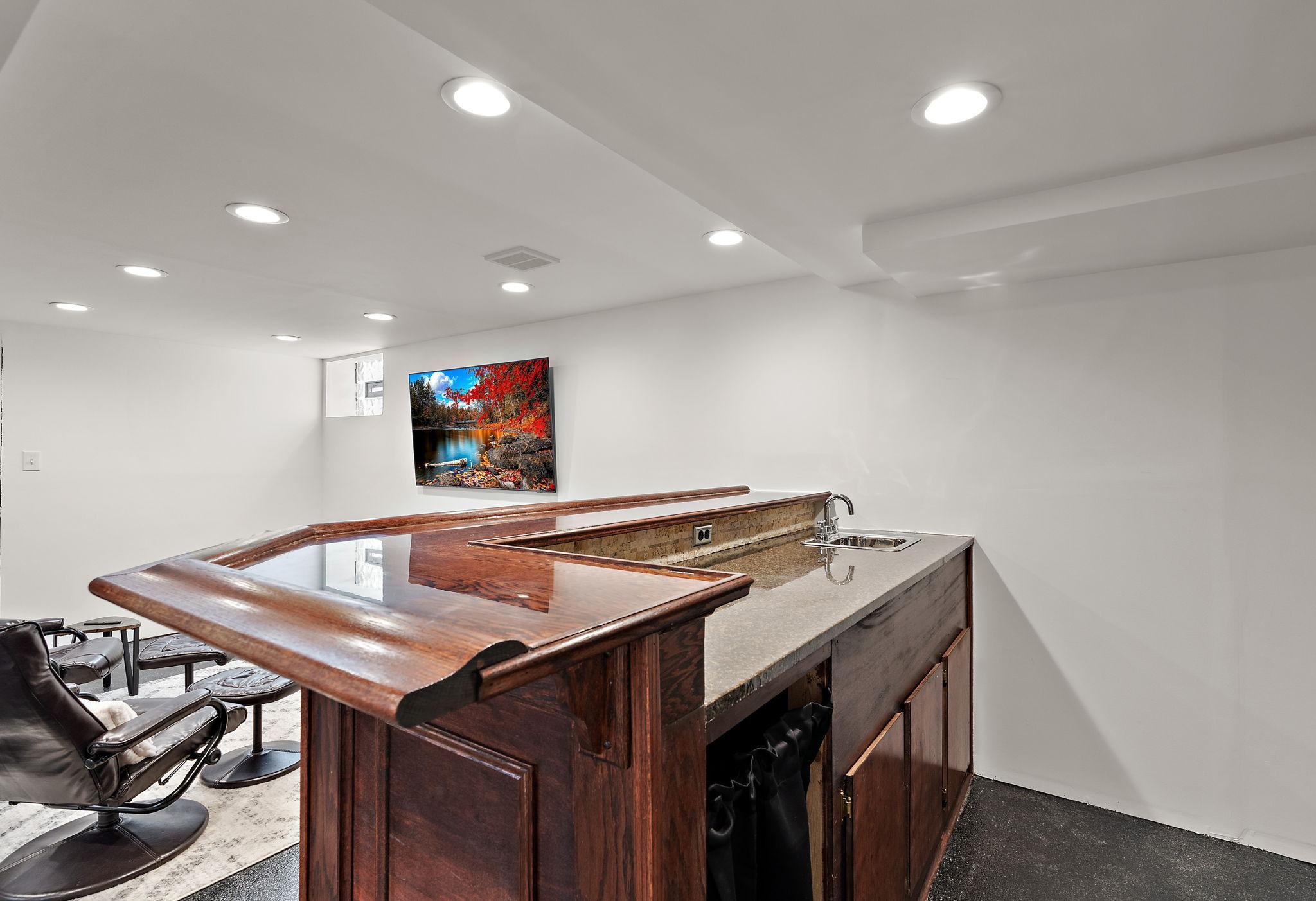 Lower level wet bar.