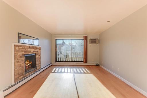 5-web-or-mls-7412-72nd-Ln-N-319-Gold15-05.jpg