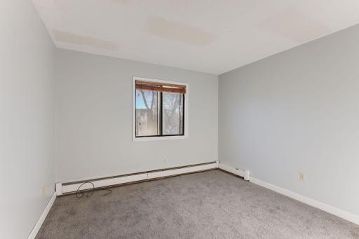 11-web-or-mls-7412-72nd-Ln-N-319-Gold15-11.jpg