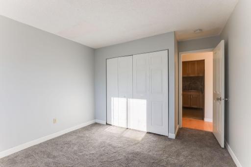 12-web-or-mls-7412-72nd-Ln-N-319-Gold15-12.jpg