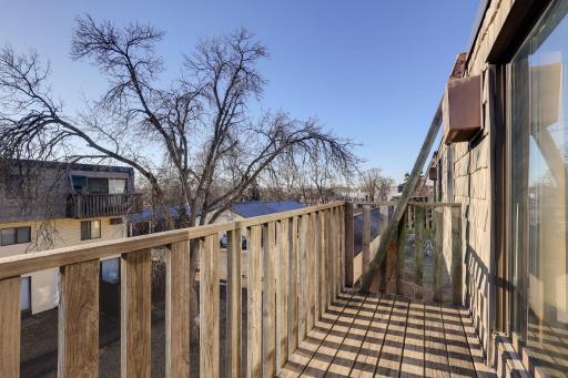 14-web-or-mls-7412-72nd-Ln-N-319-Gold15-14.jpg