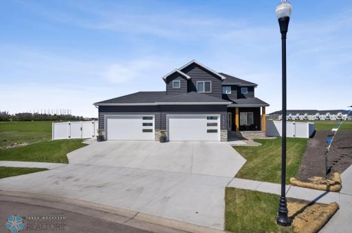2970 Prairie Farms Circle S, Fargo, ND 58104