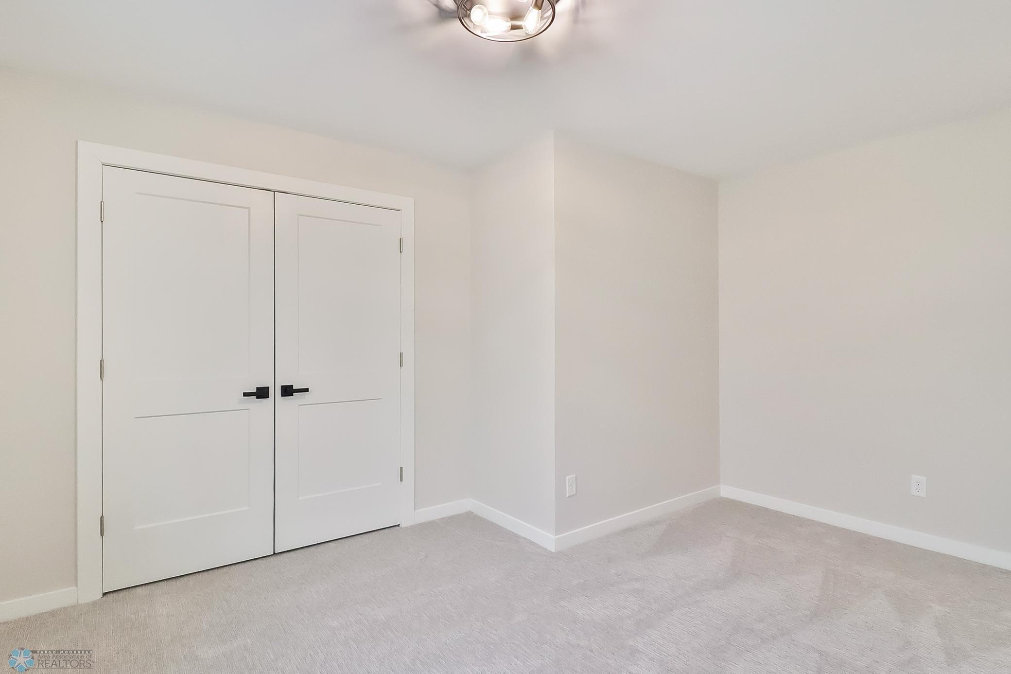 41Basement Bedroom1_2.jpg