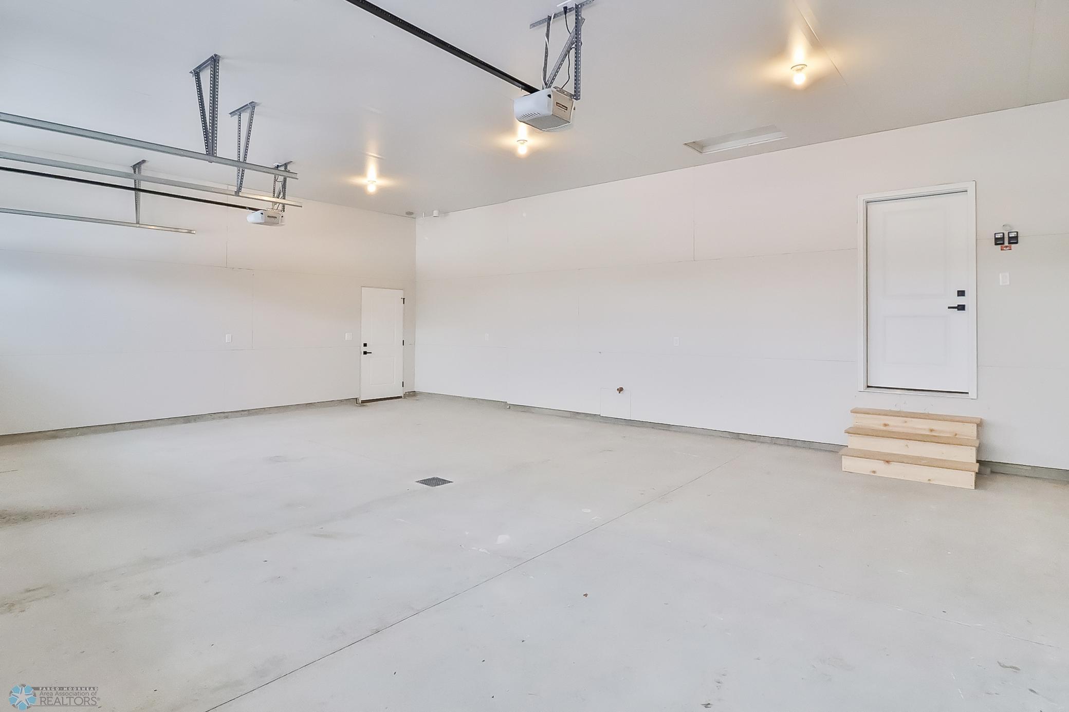 45Garage1_2.jpg