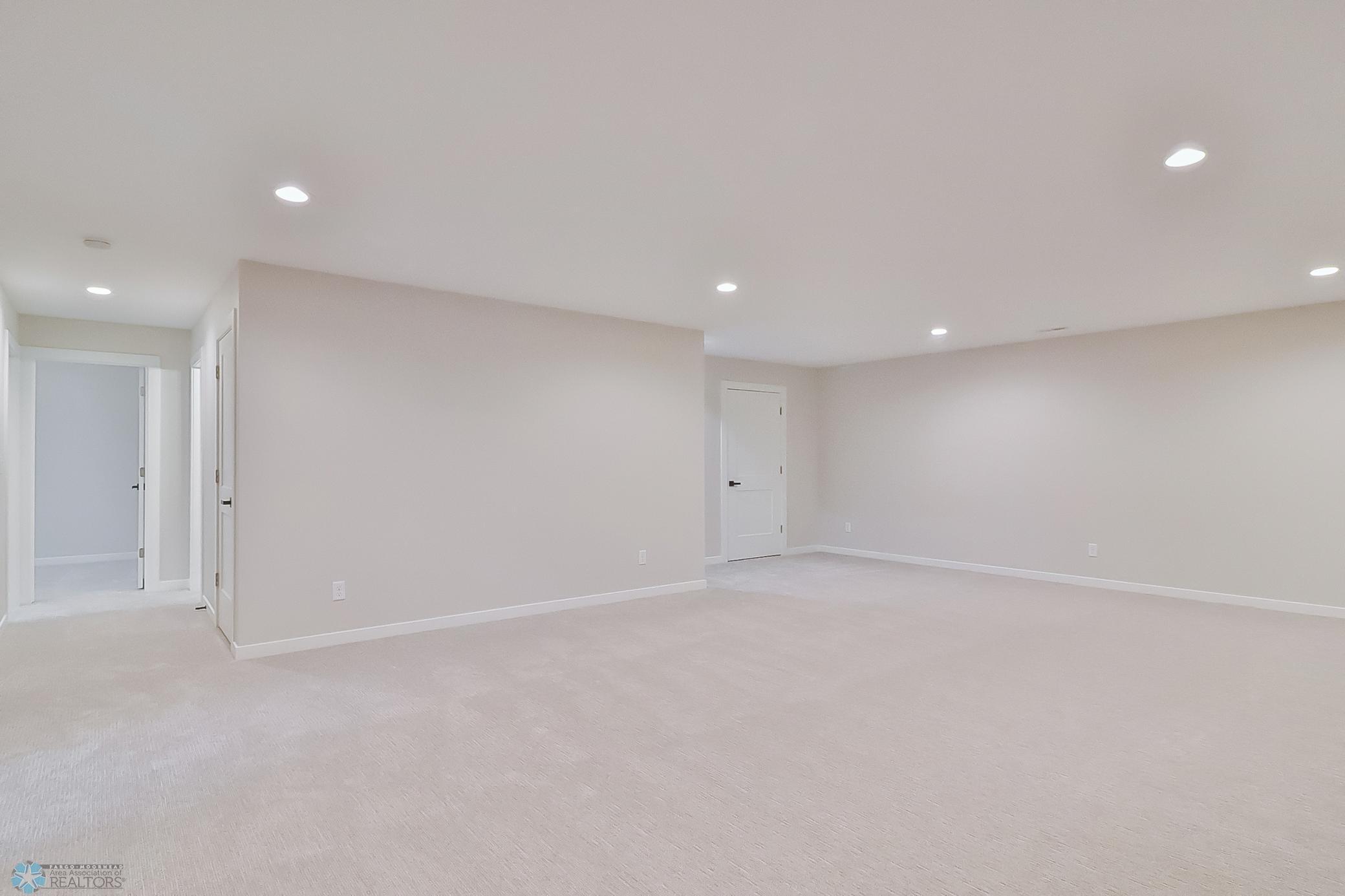 38Basement1_4.jpg
