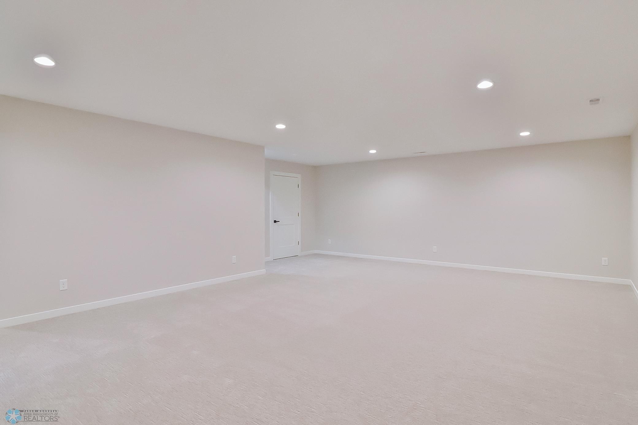 37Basement1_3.jpg