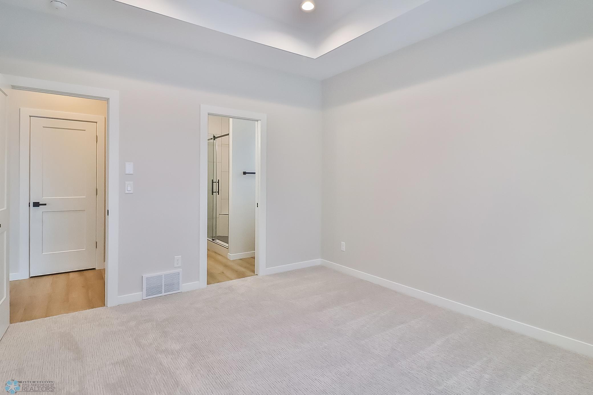 29Primary Bedroom1_3.jpg