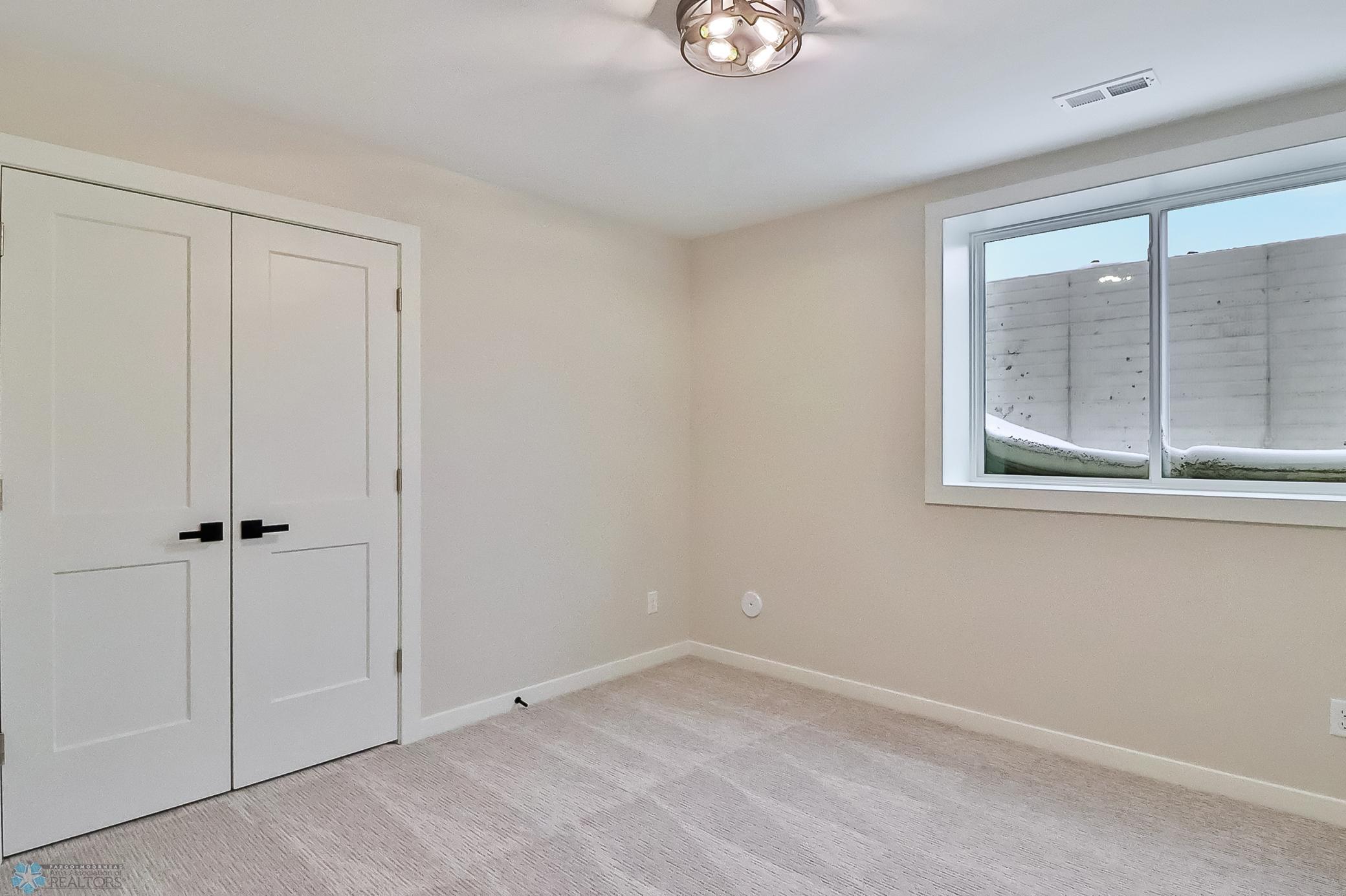 42Basement Bedroom2_1.jpg