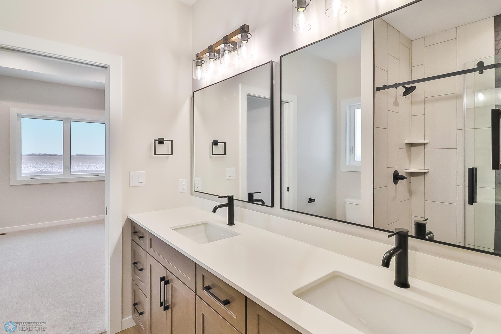 33Primary Bathroom1_4.jpg