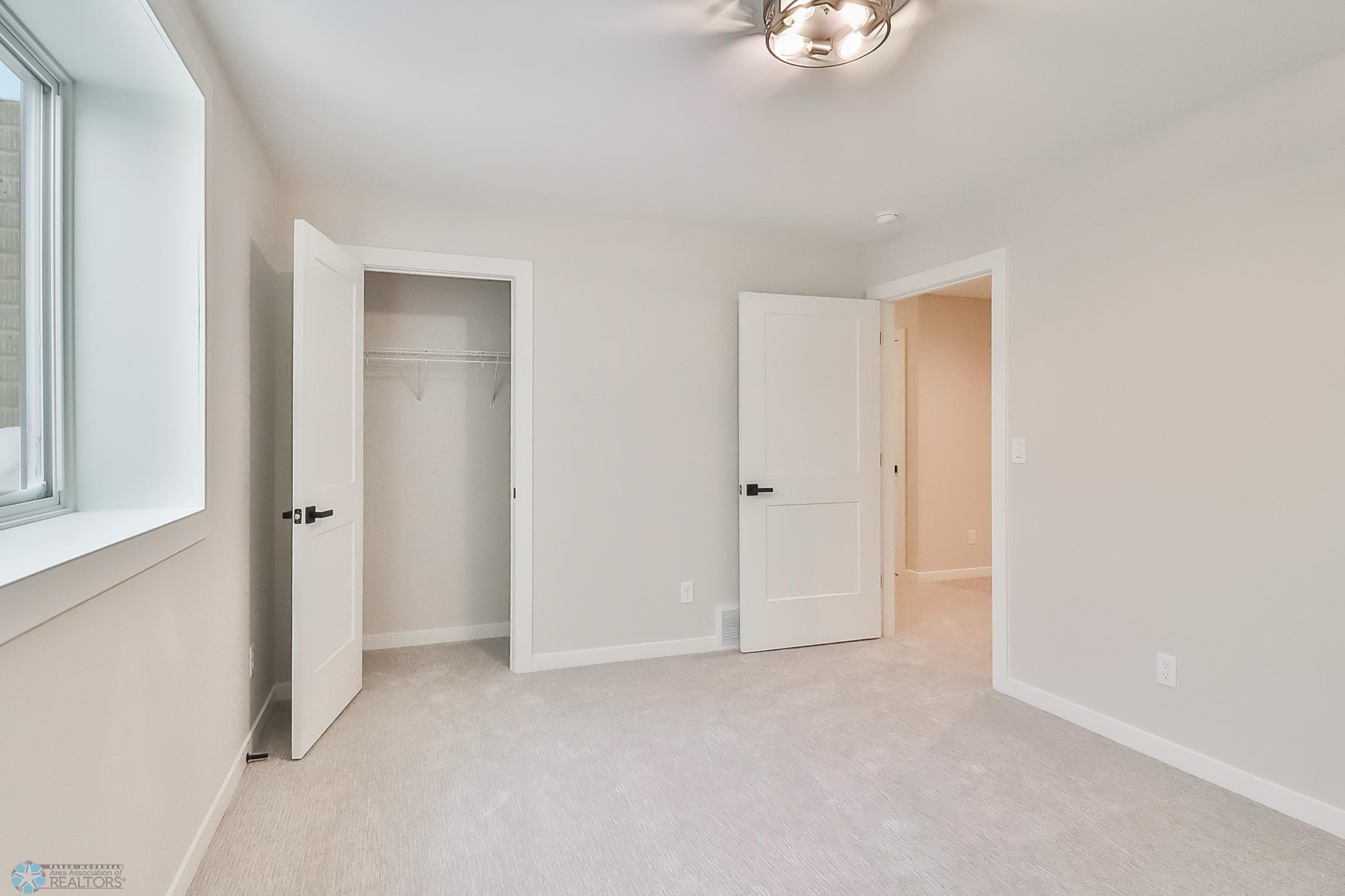 39Basement Bedroom3_2.jpg