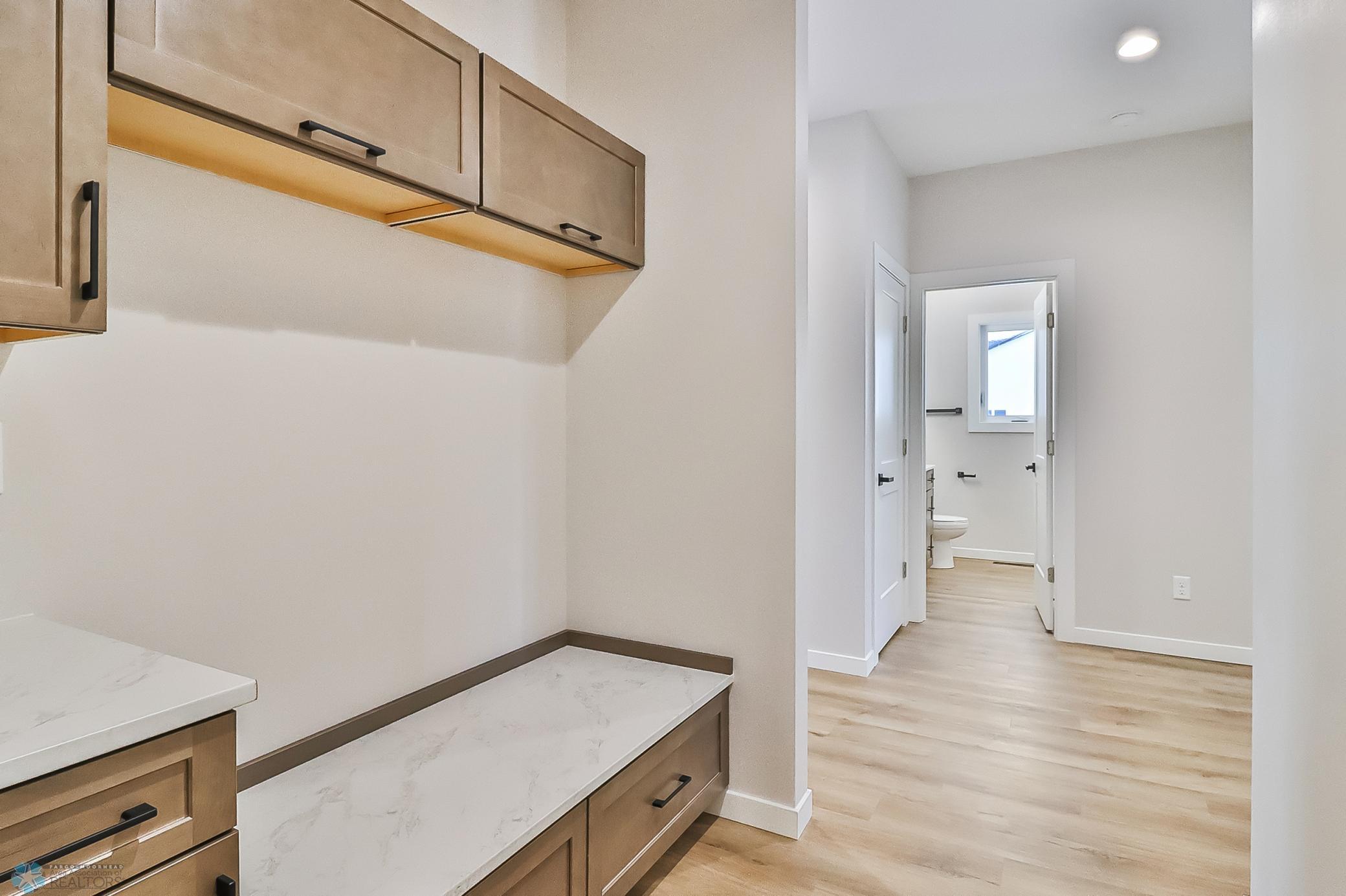 10Mudroom1_2.jpg