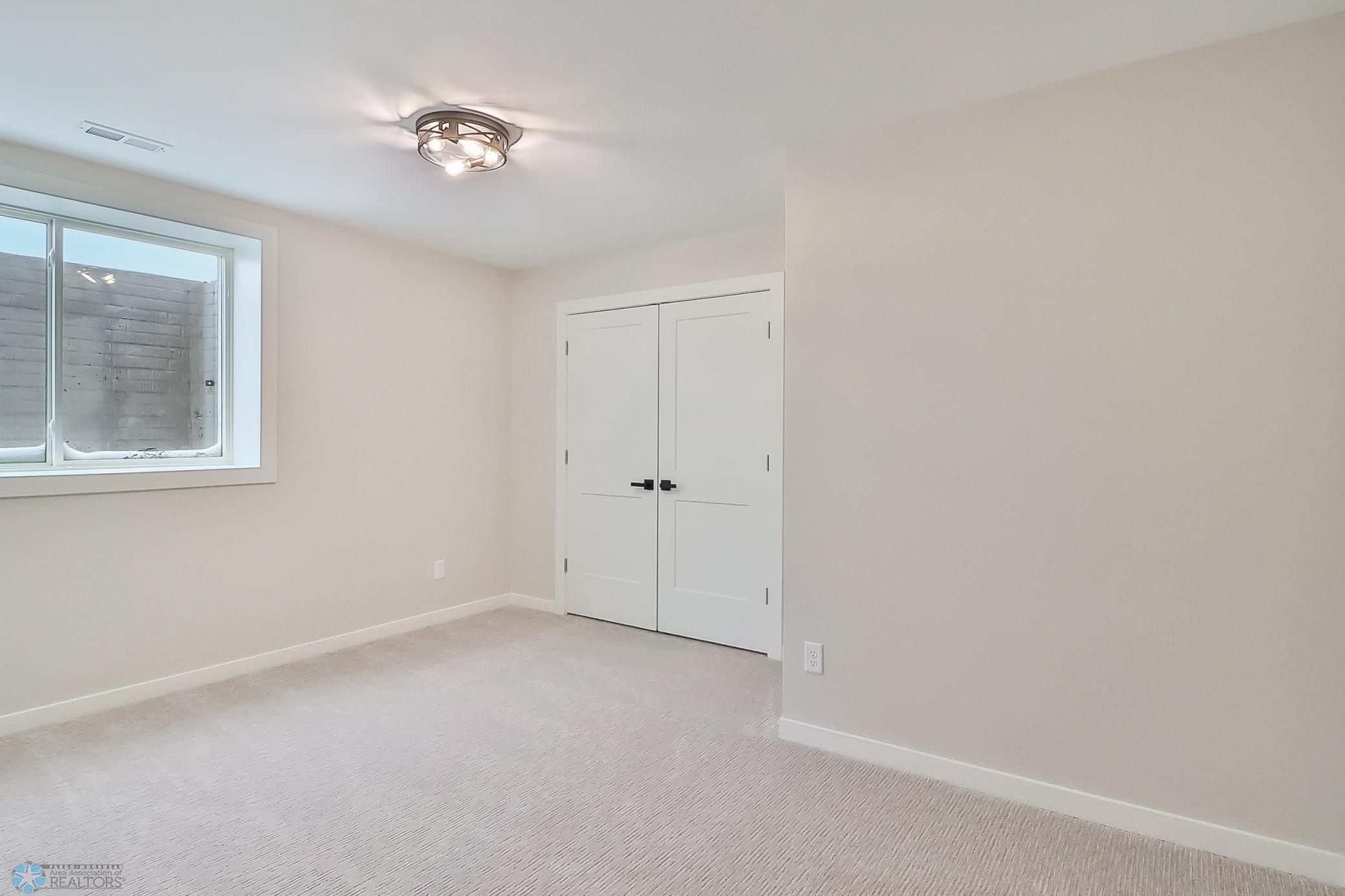 41Basement Bedroom1_1.jpg
