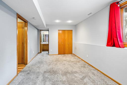 933 Countryside Road, Waconia, MN 55387