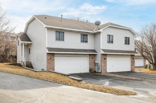 933 Countryside Road, Waconia, MN 55387