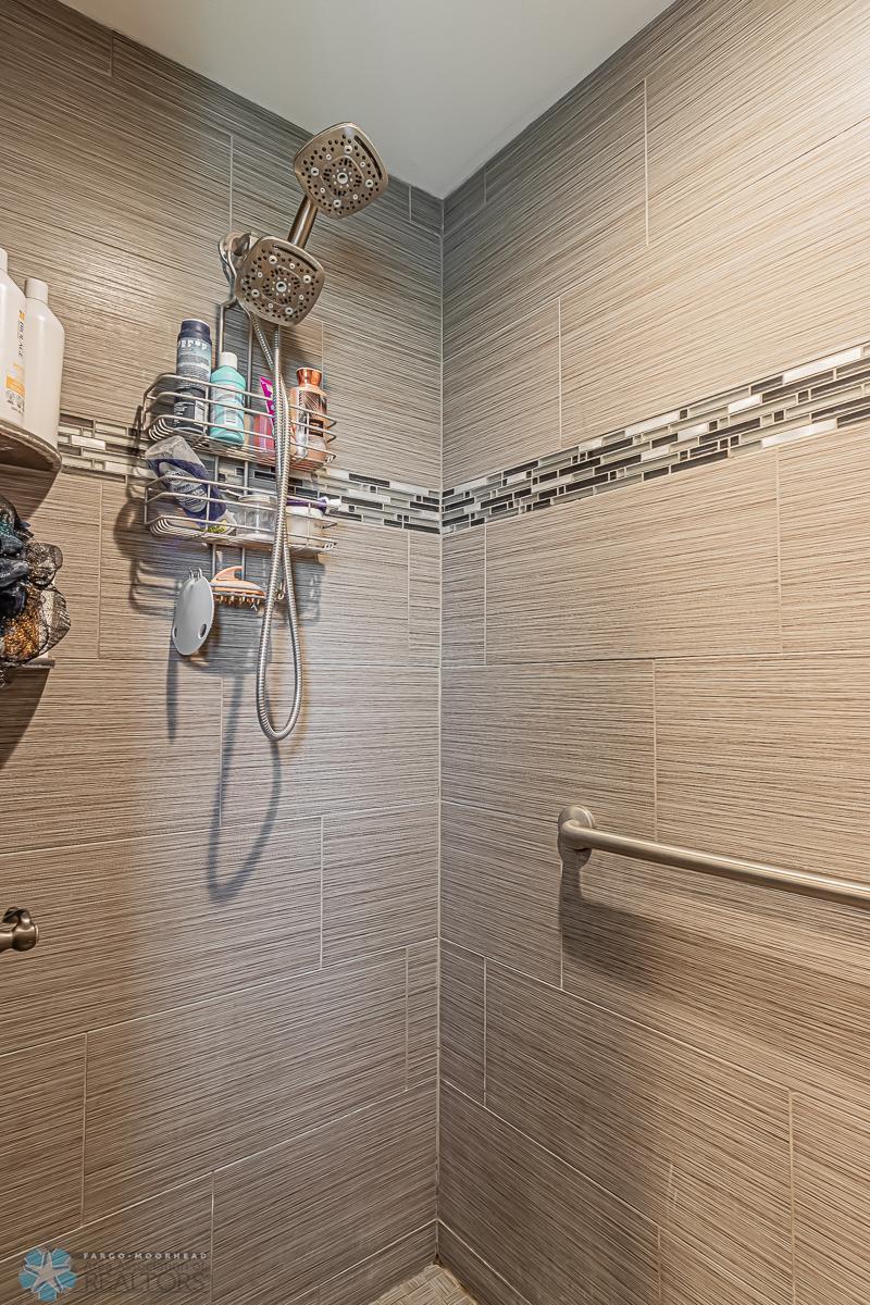 Primary_Bathroom_4.jpg