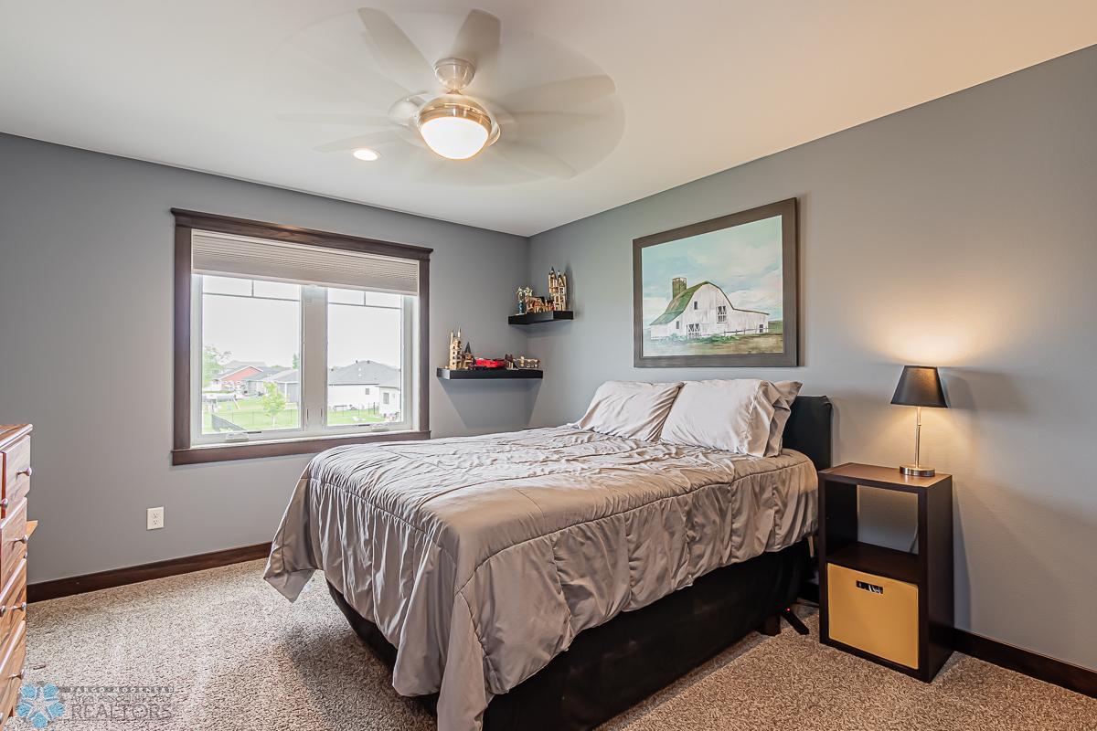 Bedroom2_1.jpg