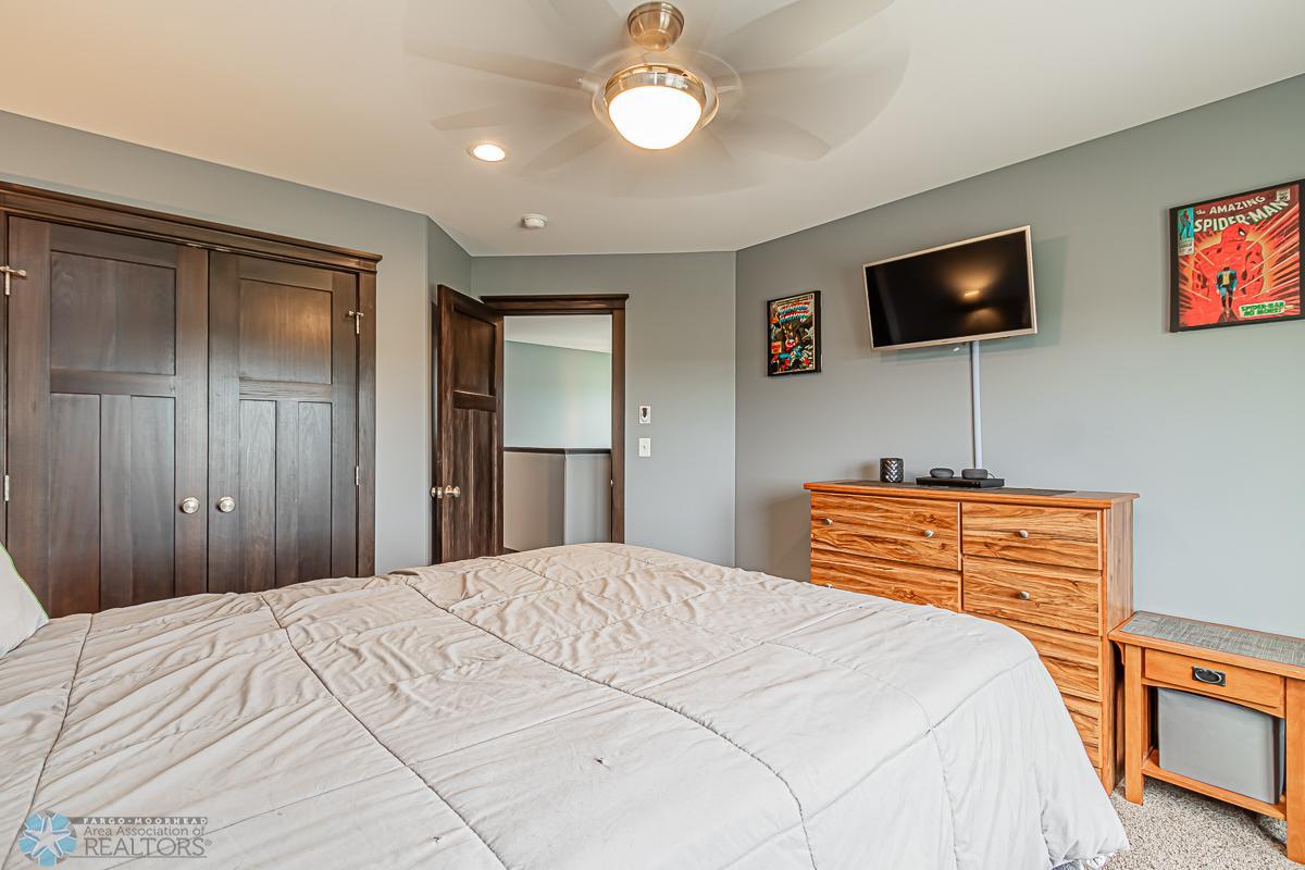 Bedroom2_2.jpg