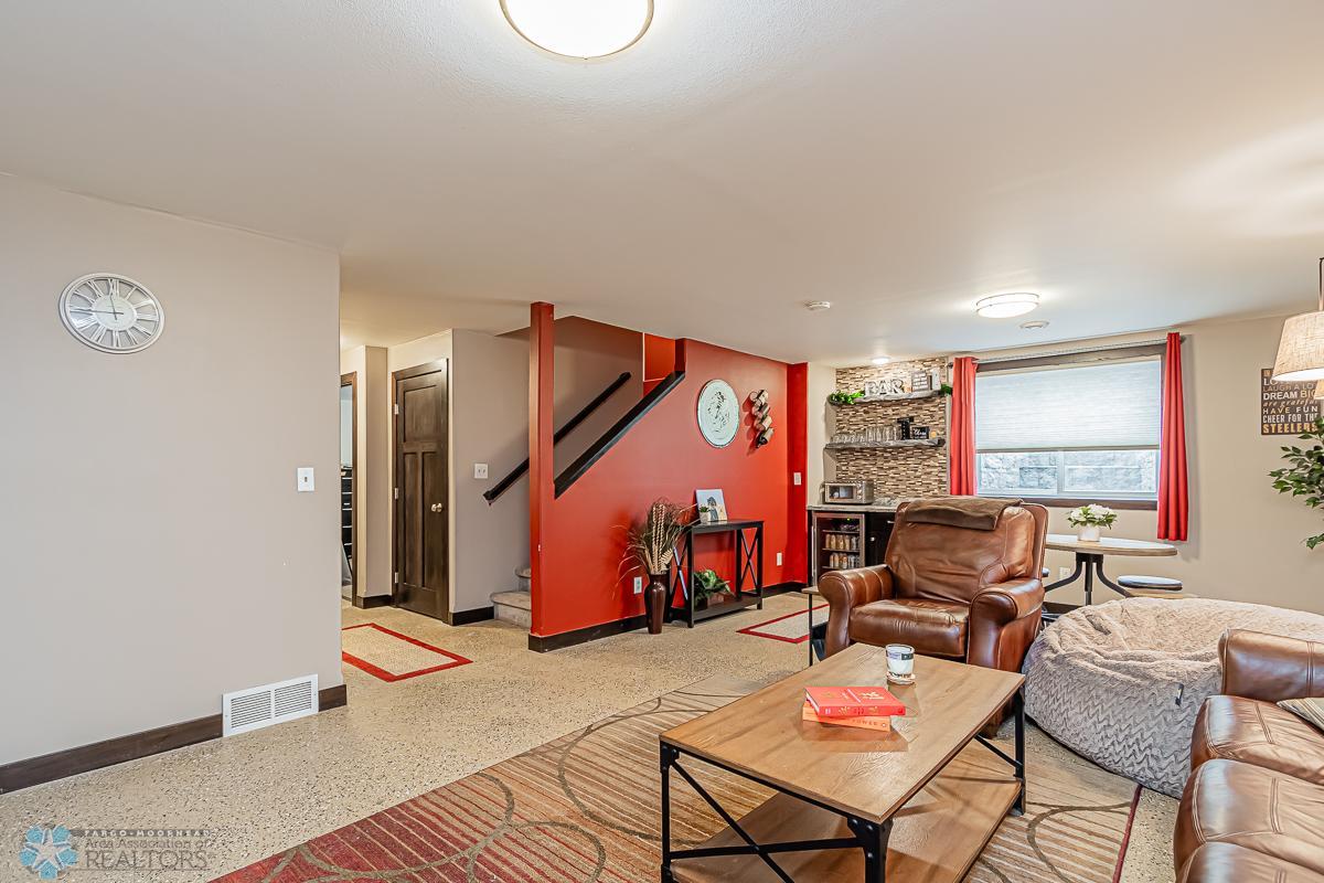 Family_Room_4.jpg