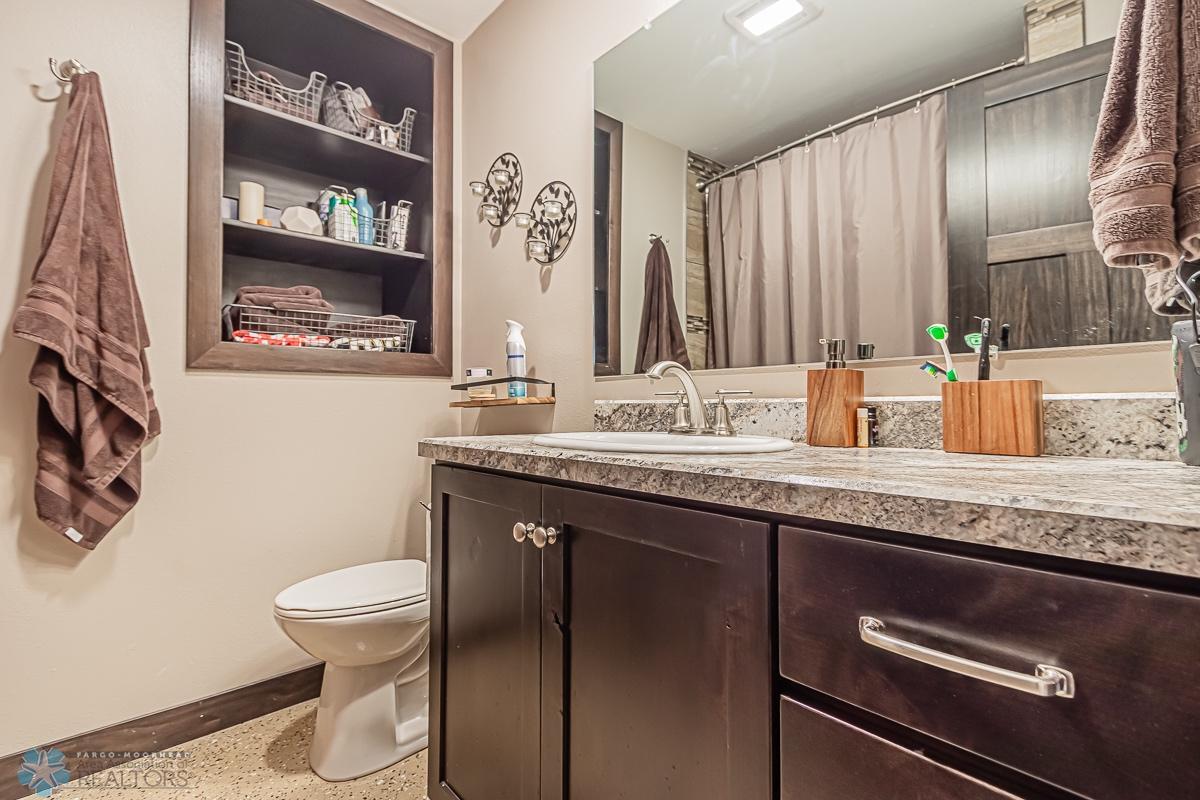 basement_bathroom_1.jpg