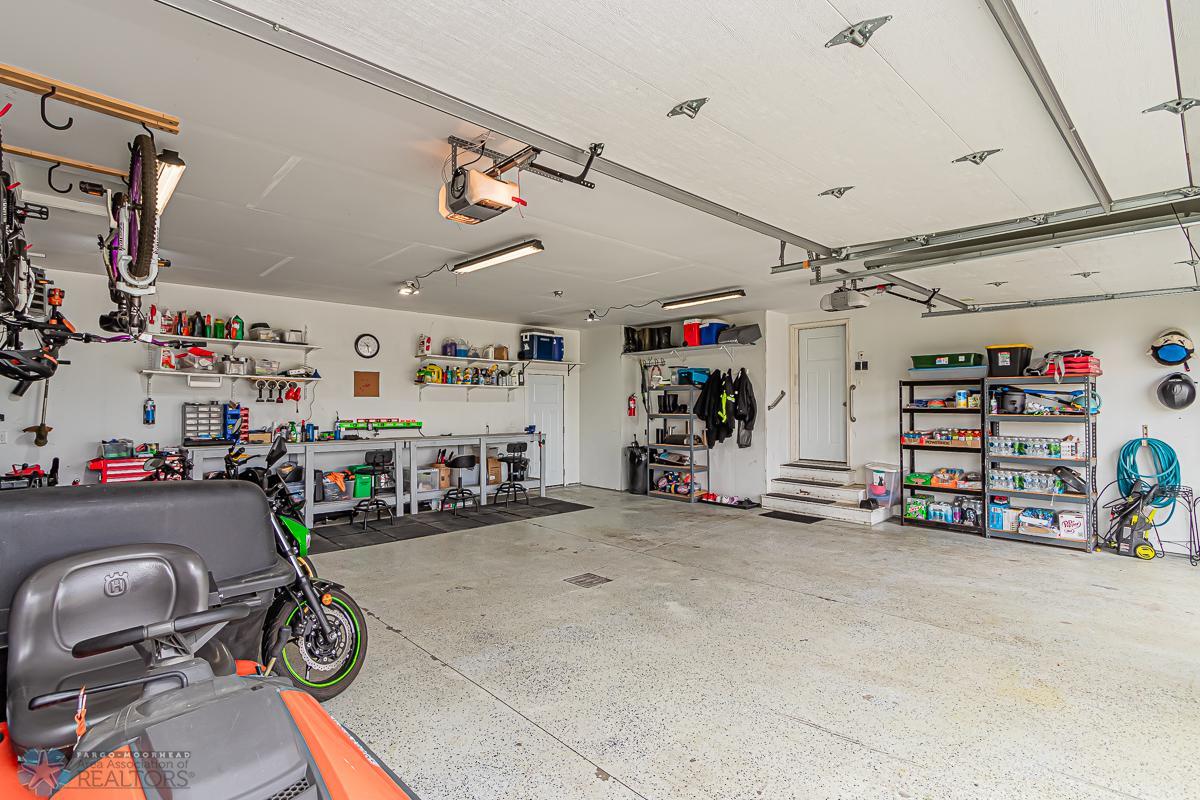 Garage_2.jpg