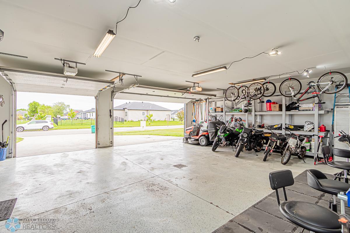 Garage_1.jpg