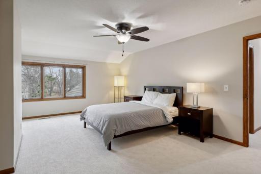 10 Red Fox Road, North Oaks, MN 55127