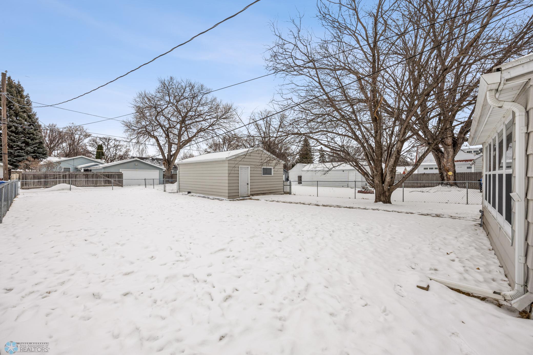 Fully fenced, large backyard