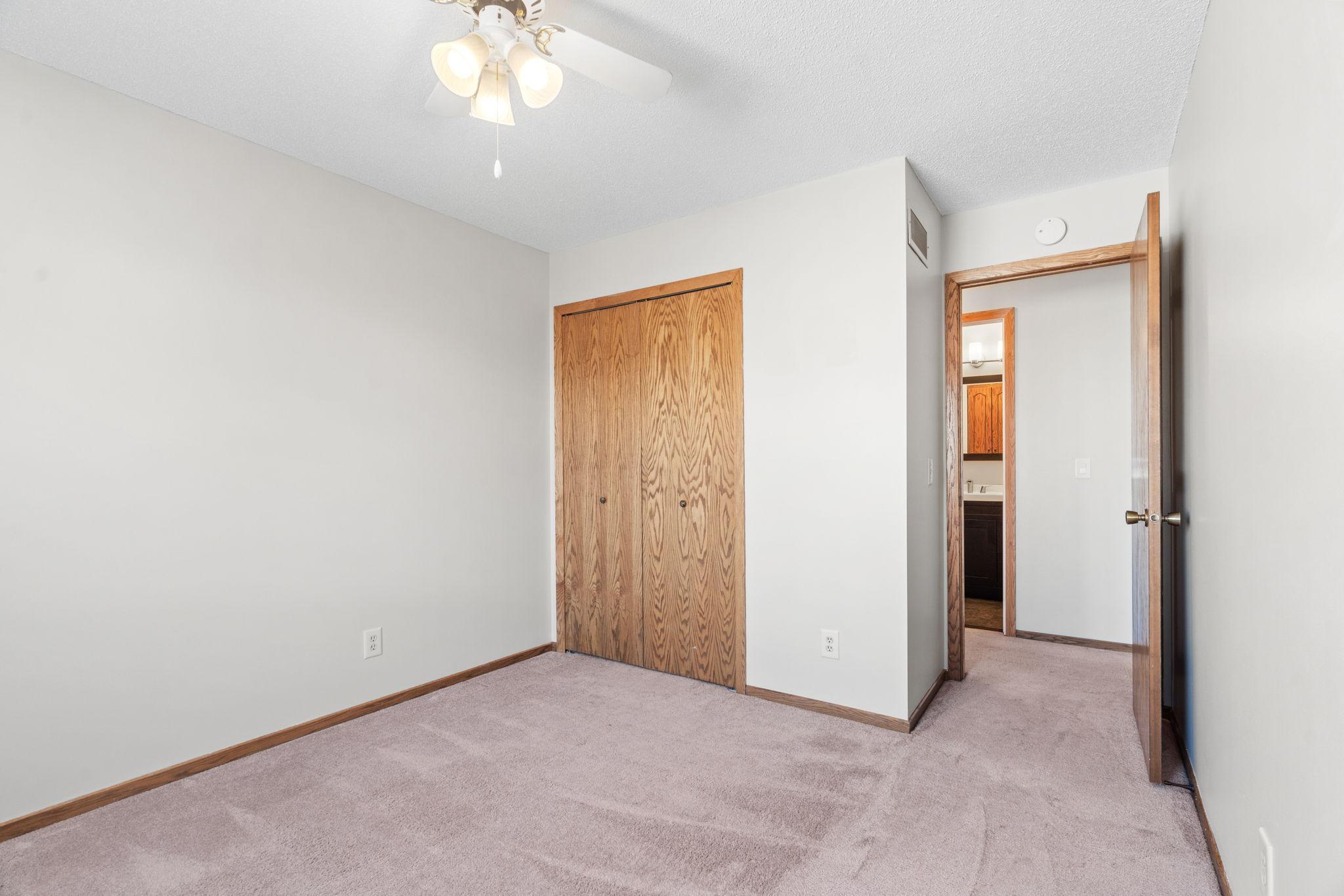 21-web-or-mls-9163 Upland Ln N-21.jpg