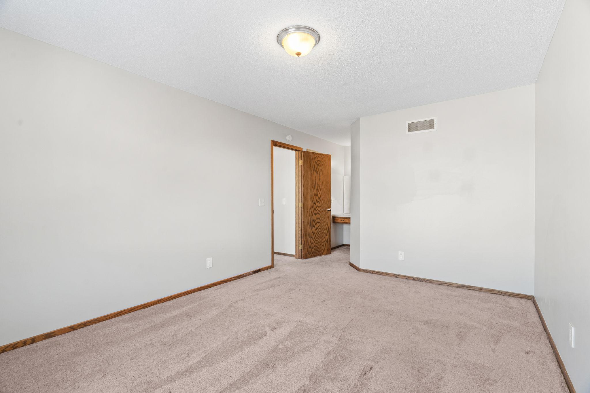 23-web-or-mls-9163 Upland Ln N-23.jpg