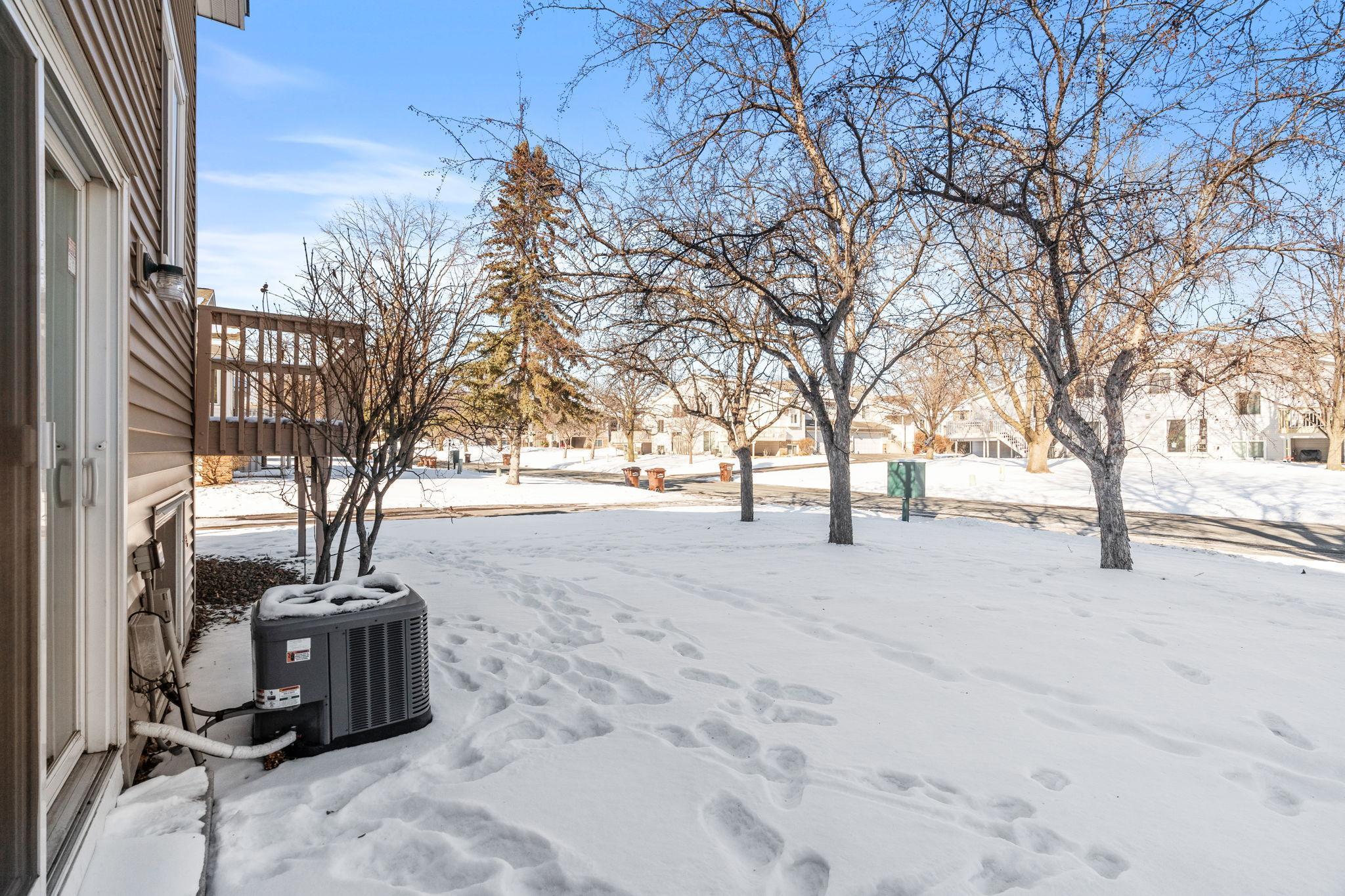 5-web-or-mls-9163 Upland Ln N-5.jpg