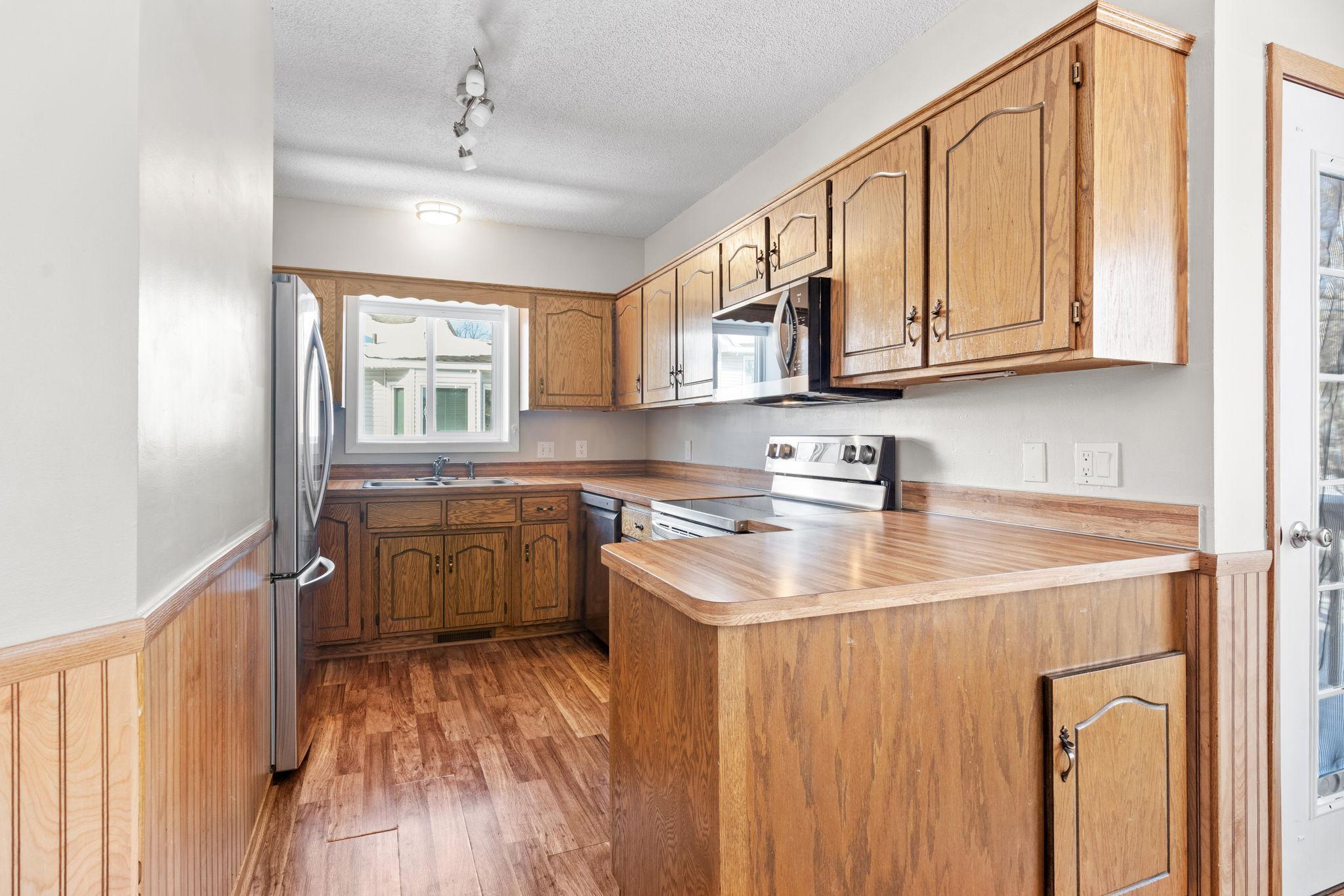 12-web-or-mls-9163 Upland Ln N-12.jpg