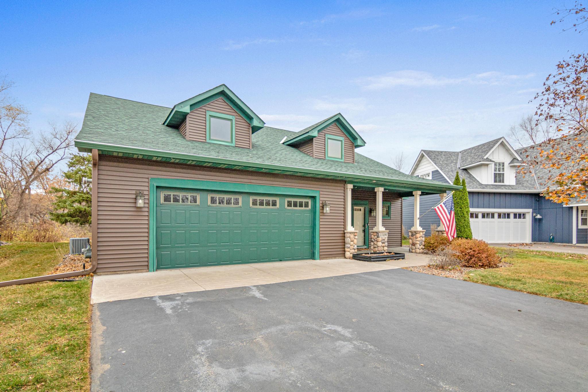 3 stall garage with one that is tandem