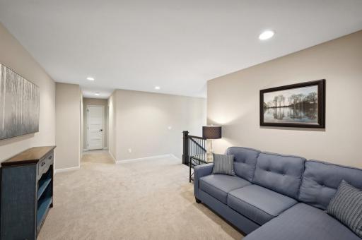 41 Rapp Farm Boulevard, North Oaks, MN 55127