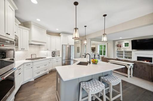 41 Rapp Farm Boulevard, North Oaks, MN 55127