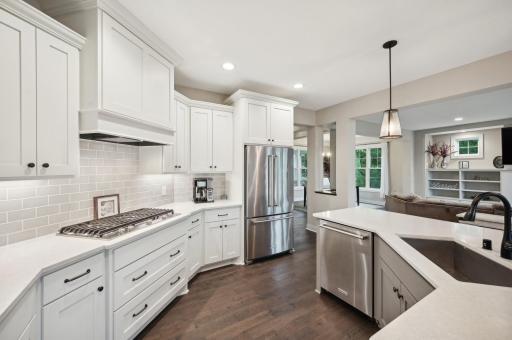 41 Rapp Farm Boulevard, North Oaks, MN 55127