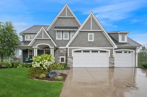 41 Rapp Farm Boulevard, North Oaks, MN 55127