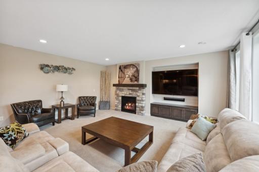 41 Rapp Farm Boulevard, North Oaks, MN 55127
