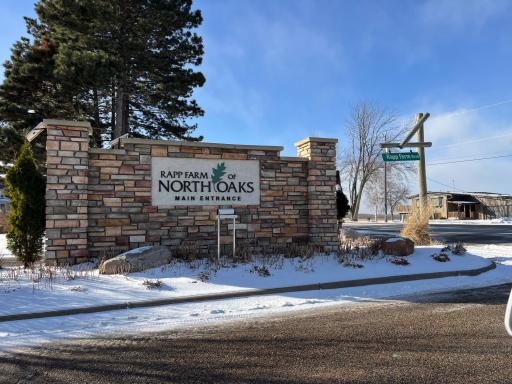 41 Rapp Farm Boulevard, North Oaks, MN 55127