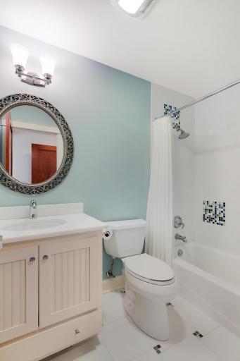 280 Ridgeview Drive E, Wayzata, MN 55391