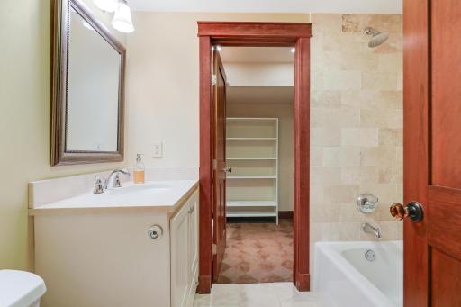 280 Ridgeview Drive E, Wayzata, MN 55391