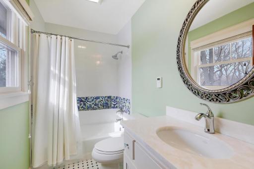 280 Ridgeview Drive E, Wayzata, MN 55391
