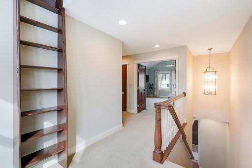 280 Ridgeview Drive E, Wayzata, MN 55391