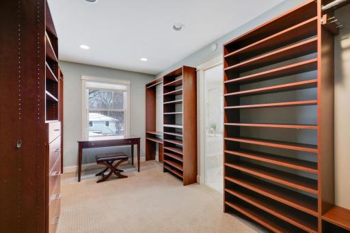 280 Ridgeview Drive E, Wayzata, MN 55391