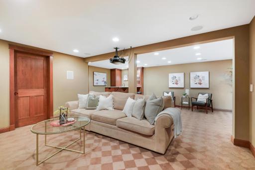 280 Ridgeview Drive E, Wayzata, MN 55391