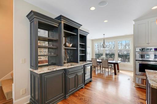 280 Ridgeview Drive E, Wayzata, MN 55391